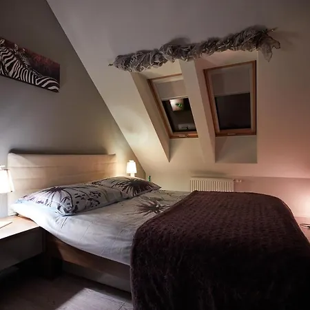 Nad łomniczką-malachit